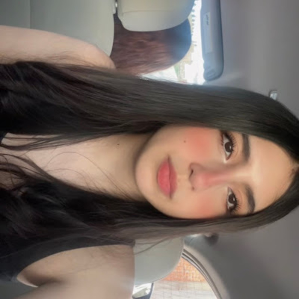 Meet your Posher, Daniela